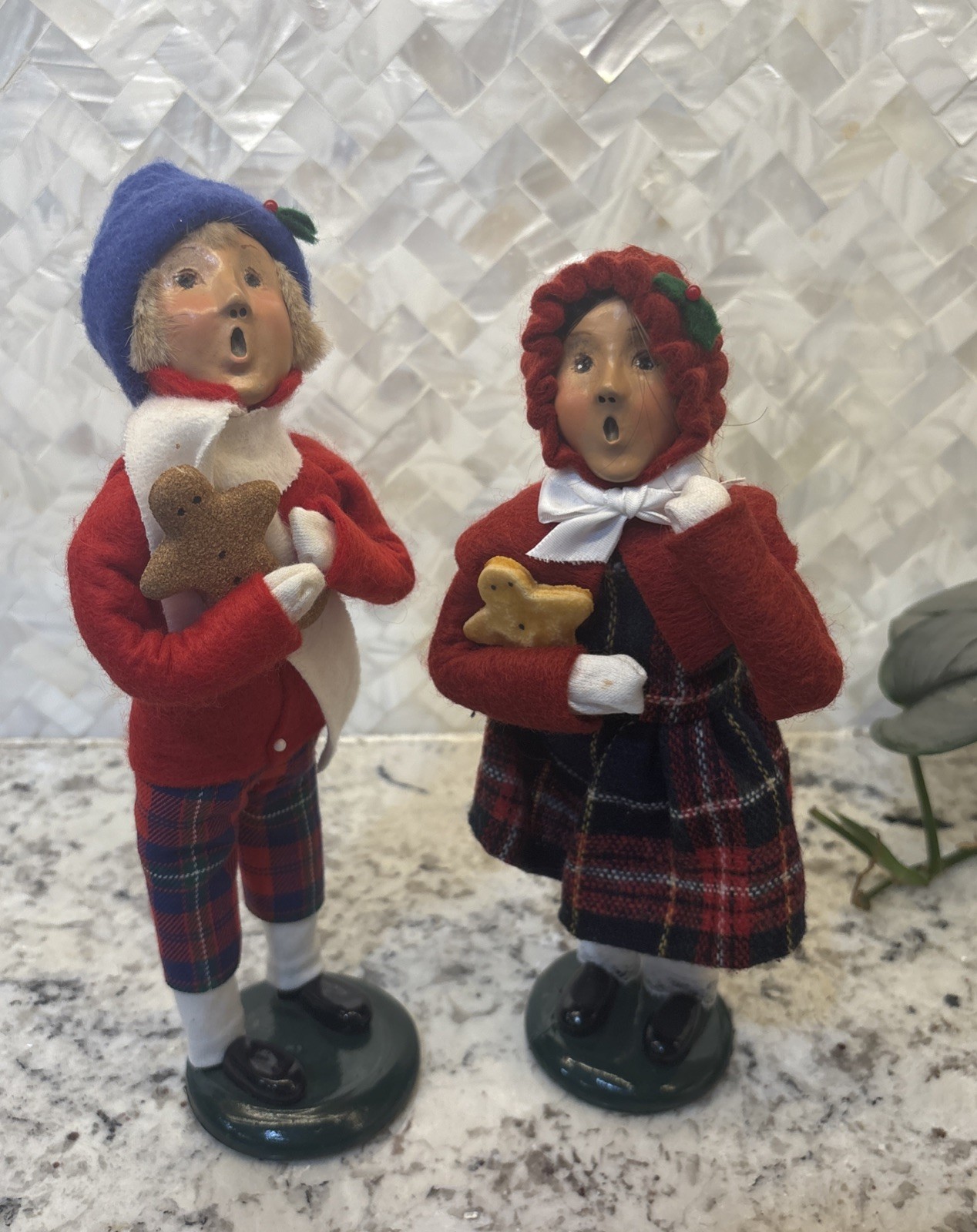 RARE SIGNED Byers Choice Carolers Pair 1996 Gingerbread Boy Girl Christmas READ