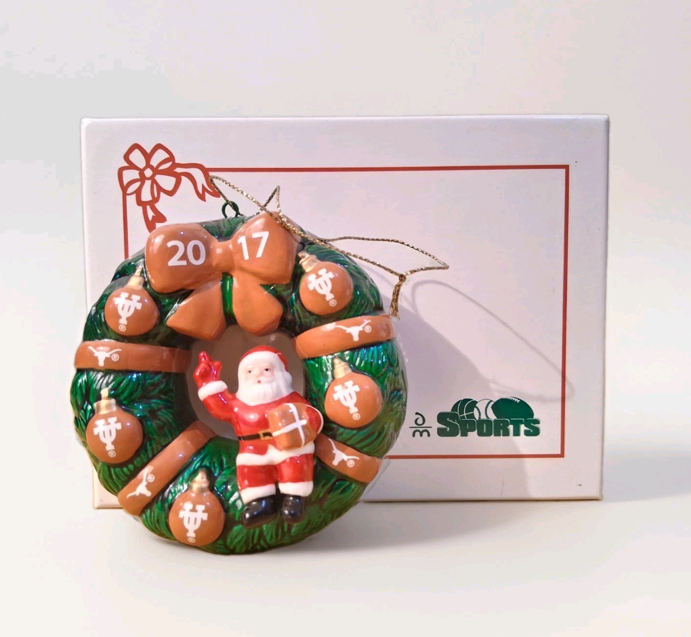 Danbury Mint Texas Longhorns 2017 Santa on Wreath Ornament w/ Original Gift Box