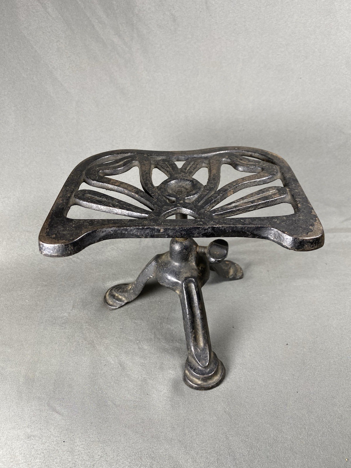 Antique 1930s Justryte Cast Iron Thumbscrew Adjustable Tripod Trivet