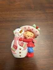 NIB 2005 Strawberry Shortcake  Christmas tree ornament picture