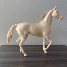Breyer GLOSSY PERLINO QUELLE SURPRISE Breyerfest 2015 Special Run 120 Made picture