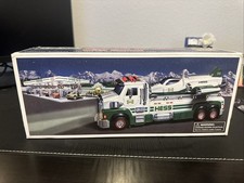 Hess 2014  Toy Truck and Space Cruiser - White - BRAND NEW MINT picture