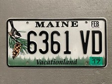 VINTAGE MAINE LICENSE PLATE PINE CONE/CHICKADEE RANDOM LETTERS/ NUMBERS FAIR picture