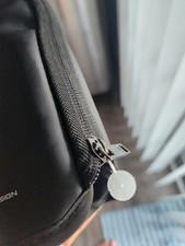 One NEW Lufthansa Porsche Design Amenity Bag. Perfect Size w Zipper. Elegant. picture