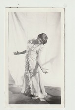 VINTAGE SNAPSHOT: SWEET GIRL IN DANCE POSE picture