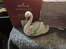 2018 HALLMARK KEEPSAKE ORNAMENT STUNNING SWAN--PORCELAIN--NEW IN BOX picture