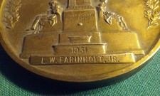 1931 THE JOHNS HOPKINS UNIVERSITY FIFTY YEAR ALUMNUS BRONZE PAPERWEIGHT MEDAL picture