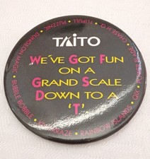 RARE c 1991 Taito CES Promo Pinback Bubble Bobble Qix Chase HQ Arcade NES picture