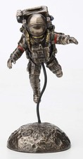 Veronese Design 6 1/8 Inch Zero G Astronaut Moon Landing Space Walk Cold Cast picture
