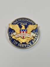 President's Call to Service Award 2003 Lapel Pin USA Freedom Corps picture