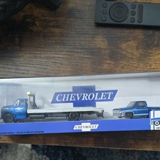 Castline 1:24 Chevrolet 1976 Diecast Model Car & Flatbed Tow Truck Set Blue picture