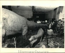 1987 Press Photo Dinamation Dinosaurs exhibit at the Milwaukee Public Museum picture