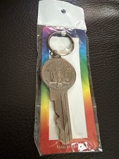 Vintage NYC Pre-9/11 Key-Shaped Brass Keychain Statue of Liberty Twin Towers NOS picture