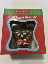 1999 VeggieTales Gifts Bob Tomato Skiing Ornament A Very Merry Christmas RARE picture