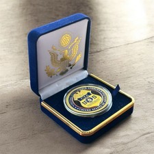 CIA U S Central Intelligence Agency Special Agent  Coin in Blue Velvet Case ·NEW picture