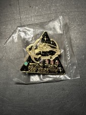 1993 Hollywood Pins STAR TREK DEEP SPACE NINE SPACE STATION ENAMEL PIN New picture