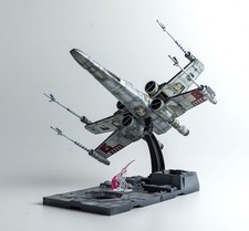 Professionally Build Star Wars Red Five X-Wing Bandai 1/72 scale picture