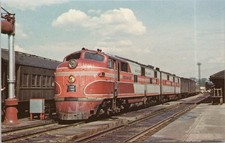 Rock Island EMD E7 538 The Golden State Train Station 1950 Postcard picture