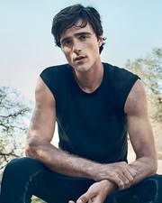 Jacob Elordi 8 x 10 Photo Picture Celebrity Print Photograph picture