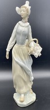 Lladro Genteel European Dutch Girl w/ Tulip Flower Basket Retired Figurine 9.75