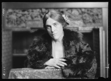 Photo:Mary Roberts 1915 portrait fur coat studio photograph picture