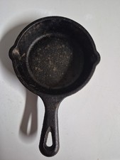 Small Mini Lodge #2 Cast Iron Skillet Fry Pan Double Pouring Spout Made in USA  picture