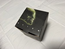 alien xenomorph suprise mug picture