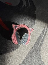 Razer Kraken BT Kitty Edition Headphones Promo Pin Button Pinback (Quartz Pink) picture