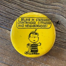 Peanuts Vintage 60s Linus & Snoopy Can Badge 4.4cm Collectible Pin picture