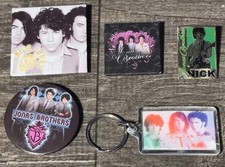 2008 Jonas Brothers Band Pin Lot & Keychain set of 5 picture