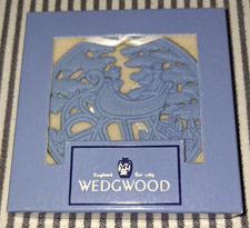 NIB VTG 1990 WEDGWOOD BLUE JASPERWARE SLEIGH RIDE CHRISTMAS SILHOUETTE ORNAMENT picture