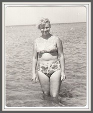 Beach Pretty plump woman Swimsuit Bikini Bra Beautiful lady Blonde hair photo picture