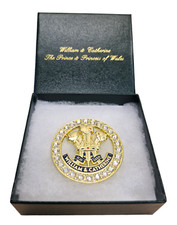 William & Catherine Prince & Princess of Wales Brooch UK Royal Family picture
