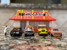 McDonald’s Building | Multi‑Color FDM Print | 1/64 Scale Diorama (Hot Wheels) picture