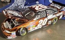 Tony Stewart #20 Home Depot Pontiac Grand Prix Diecast Stock Car w/ Display Case picture