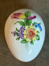 HEREND Hungary Porcelain Pretty Hand-painted Floral Egg Trinket Box picture