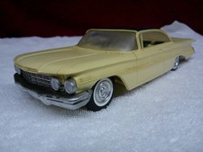 1960 OLDSMOBILE 98 2 DOOR HARD TOP 1/25 MODEL CAR SALES PROMO Johan Models picture