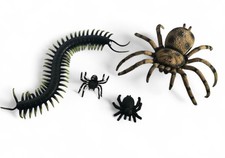 Centipede Tarantula Spider Halloween Rubber Jiggle Creepy Crawlers Scary GAG picture