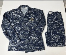 US Navy NWU Type I Blueberry Uniform Medium-Long Lieutenant O-3 Badges GC picture