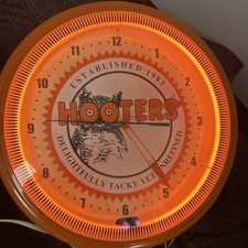 Rare Hooters Restaurant Collectible Neon Wall Clock 20” picture