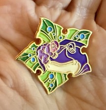 New THE LAND BEFORE TIME enamel pin LITTLEFOOT & Mother W/ tree Star dinosaurs picture