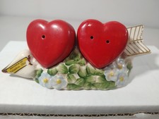 Extremely Rare Salt Pepper Shaker 2 Hearts With Arrow Souvenir Of Columbus Ohio picture