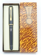 Pilot Tiger 600 Black & Gold Fountain Pen - Fine Nib - 1970's - New-Old-Stock picture