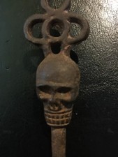 Awesome Victorian Skull Key Skeleton METAL Cast Iron Collector Cathedral Decor picture