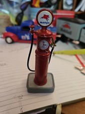 Danbury Mint 1935 Mobilgas Tokheim Cut 850 Resin Gas Pump 1:24 picture