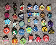 34 COLLECTIBLE PETSMART GROOMING TOP DOG COLLAR CHARMS 2013 - 2018 picture