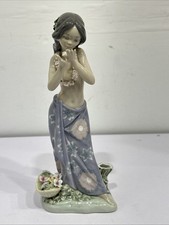 Lladro Figurine Aroma Of The Islands Tropical Girl Smelling Flowers #1480 READ picture