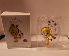 2009 Hallmark Keepsake Ornament Tweety-Wuv My Tunes picture