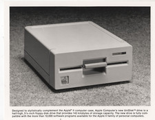 ITHistory  PHOTO (1980s) : APPLE 