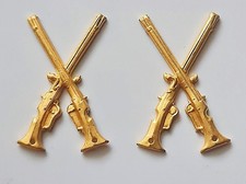 SWEDEN MILITARY CROSSED MUSKETS INFANTRY SEW ON COLLAR BADGES PAIR SWEDISH picture
